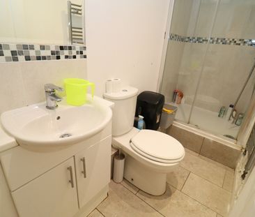 Room in a Shared House, Jamestown Way, E14 - Photo 6