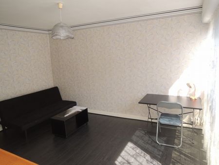 Location Appartement 1 pièce 25m² ORLEANS 45000 - Photo 2