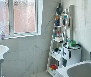 1 bedroom in a house share to rent - Photo 6