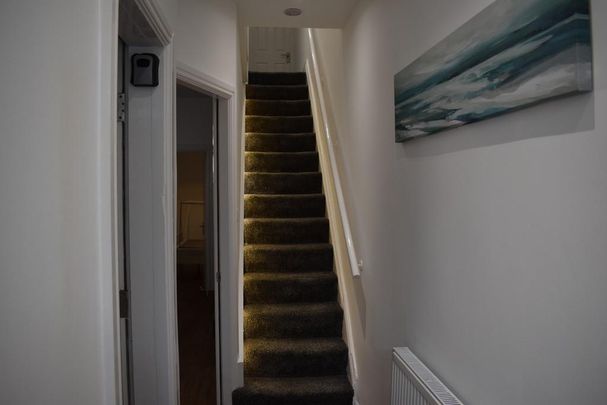 4 bedroom terraced house to rent - Photo 1