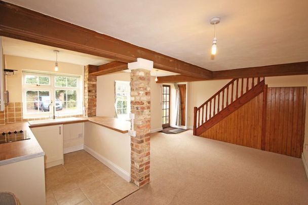 2 bedroom terraced house to rent - Photo 1