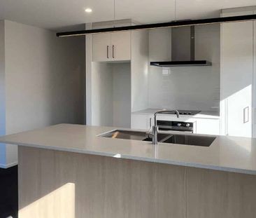 Spacious 4 Bedroom in Acland Park - Photo 1