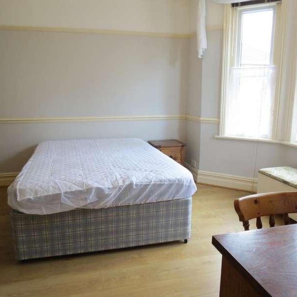 Bedroom House In Bournemouth, BH9 - Photo 1