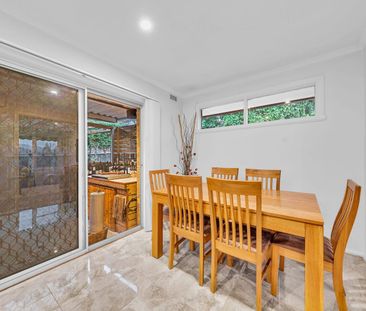 MODERN APPEAL WITH LOTS OF EXTRAS - Photo 2