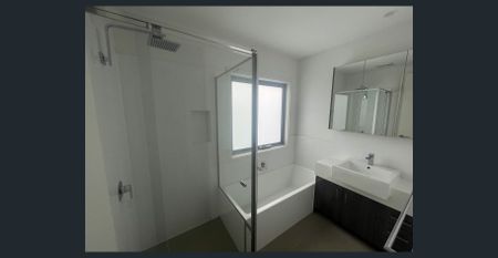 THREE BEDRROM TOWNHOUSE - Photo 5