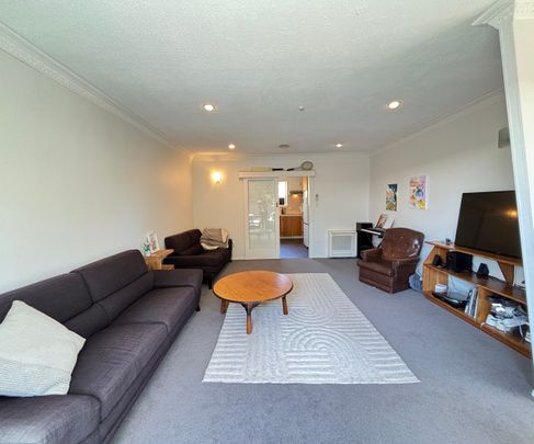 2/5 Ashfield Place - Photo 1