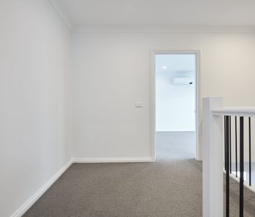 Near-New Modern Townhouse in Prime Noble Park Location - Photo 4