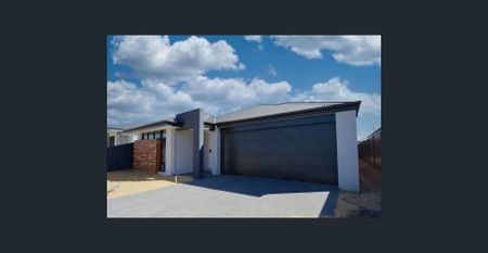 BRAND NEW 5 BEDROOM HOME - Photo 4