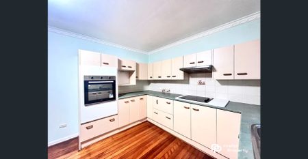 Pooled house of 3 bedroom + extra downstairs area - RARE on market - Photo 2