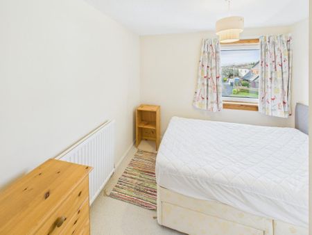 4 bedroom detached house to rent - Photo 5