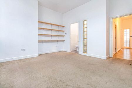 3 bedroom apartment to rent - Photo 4