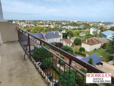 Location Appartement 4 pièces 81m² POITIERS 86000 - Photo 2