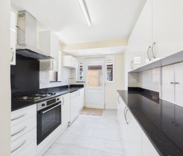 Station Crescent, Ashford, Middlesex,TW15 - Photo 6