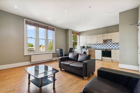 2 bedroom semi-detached house to rent - Photo 4