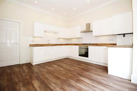 3 bedroom maisonette to rent - Photo 2