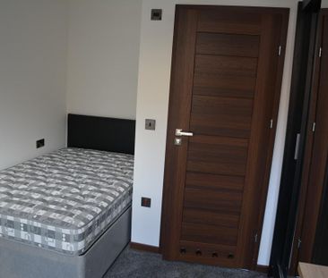 5 bedroom terraced house to rent - Photo 4
