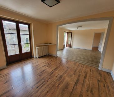 Location Appartement 3 pièces 75m² FIGEAC 46100 - Photo 1
