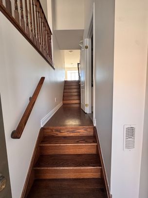 For Lease - 43 Mack Clement Lane, Richmond Hill, Ontario - Photo 1