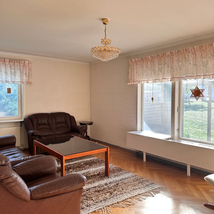 Övre Egilsvägen, Södertälje - Photo 1