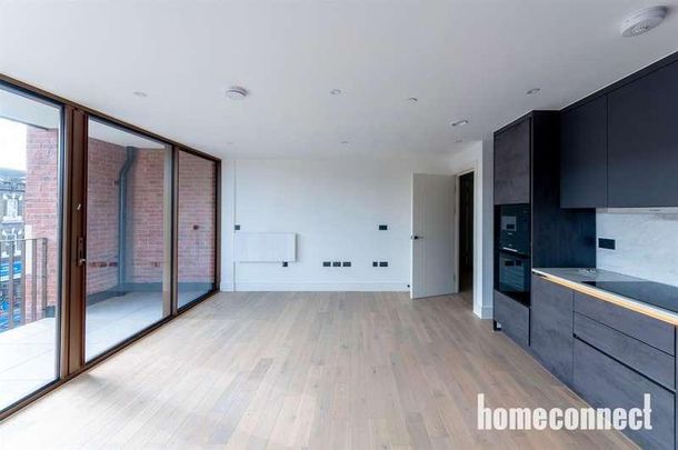 Colts Village Apartments, Barking Road, London, E6 - Photo 1