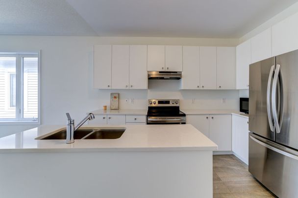 For Lease - 15 Union Boulevard, Wasaga Beach, Ontario - Photo 1