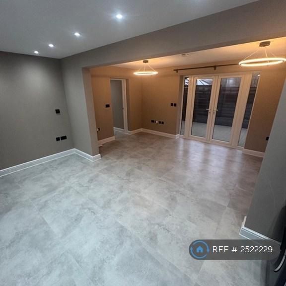 3 bedroom detached house to rent - Photo 1