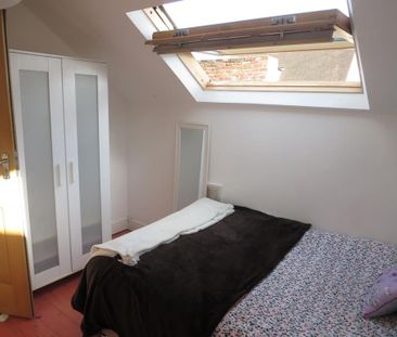 1 bedroom in a house share to rent - Photo 1