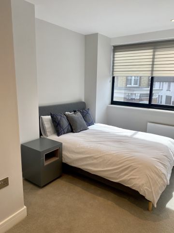 Stylish Apartment for Rent in Reigate - Photo 4