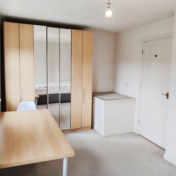 4 bedroom terraced house to rent - Photo 1