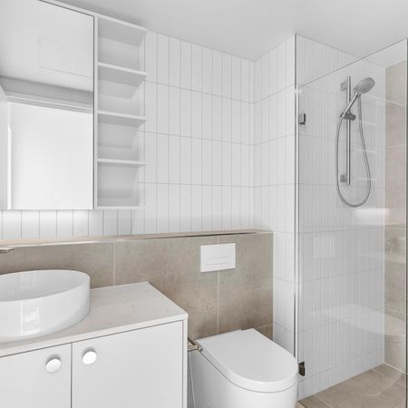 Modern, urban living in the heart of Woden - Photo 5
