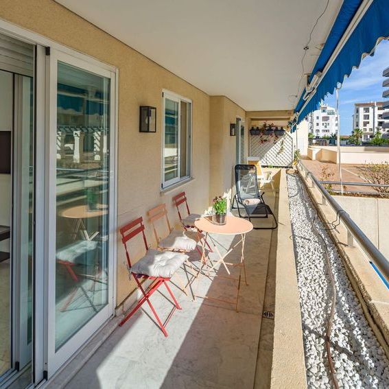 Alquiler de piso en Calle Ramón Areces, 1 - Photo 1