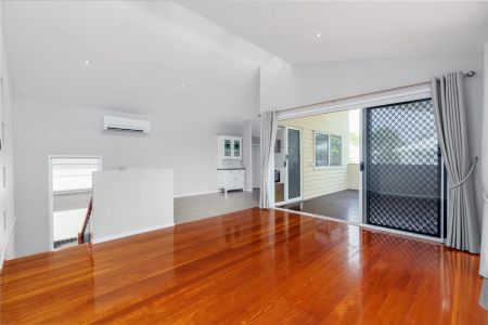 Peaceful 5 bedroom Parkside Living in a Tucked-Away Court - Photo 3