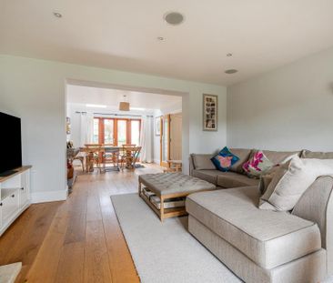 5 bedroom detached house to rent - Photo 4