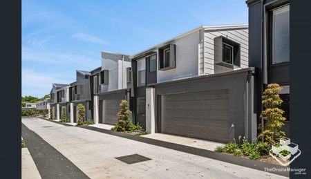 NEW TOWNHOUSE IN MANLY WEST - Photo 3