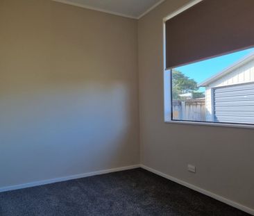 Four-bedroom in Bell Block - Photo 5