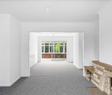 4 bedroom semi-detached house to rent - Photo 5