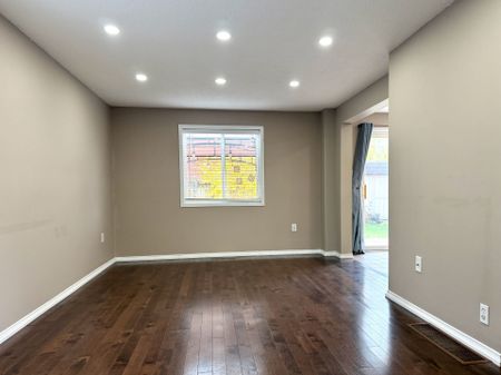 For Lease - 13 Benjamin Lane, Barrie, Ontario - Photo 3