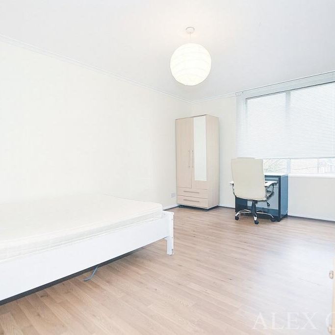 4 bedroom terraced house to rent - Photo 1