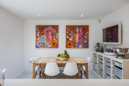 3 Bedroom Townhouse - Photo 4