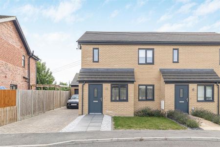 2 bedroom semi-detached house to rent - Photo 2