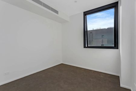 Near New Apartment with North-East Aspect in Convenient Location! - Photo 2