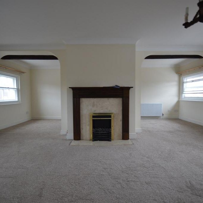 2 bedroom flat to rent - Photo 1