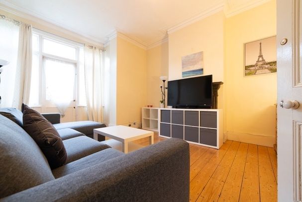 Room in a Shared House, Northfields Station, W13 - Photo 1