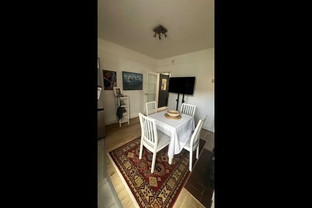 1 Bed Terraced House, Norton Road, RG1 - Photo 1
