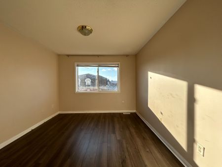 For Lease - 233A Rouge River Dr Drive Unit# Entire Property, Toronto, Ontario - Photo 2