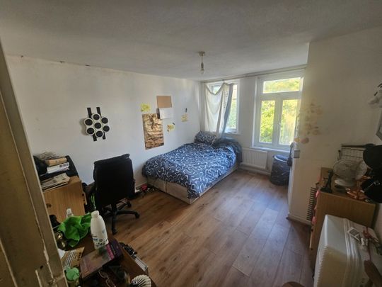 Room in a Shared House, Bruce Road, E3 - Photo 1