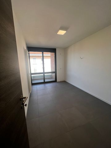 FOR RENT SPACIOUS 5.5 ROOM IN RECENTLY RENOVATED BUILDING - Photo 4