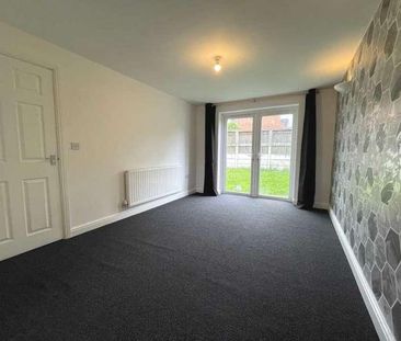 Priory Grove, Chadderton, OL9 - Photo 2