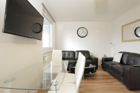 22 Corringham House (ii) – Room 2 - Photo 3