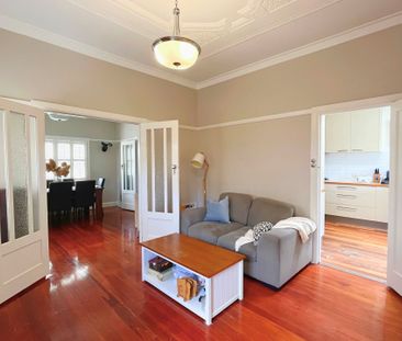 Well Presented 3 Bedroom Home in the McKinnon Secondary College Zone! - Photo 3